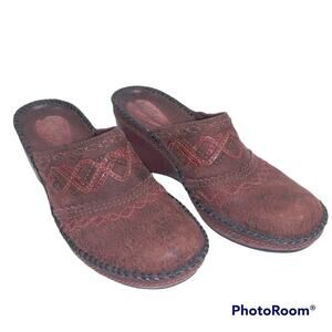 Clark's Artisan 72934 Red Coated Suede Comfort Clogs Mules 7.5